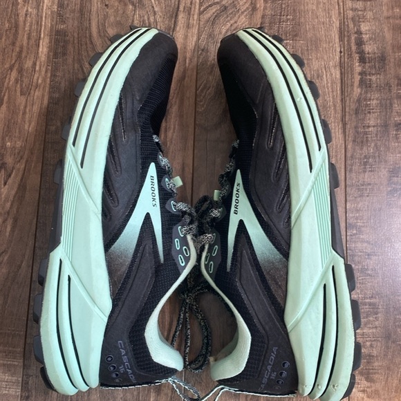 Brooks Cascadia Trail Running Shoe Black and green size 10 - Picture 7 of 13